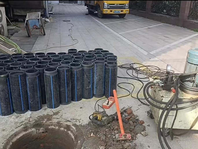 集安PE置换管厂家 DN315置换管 非开挖管短管置换