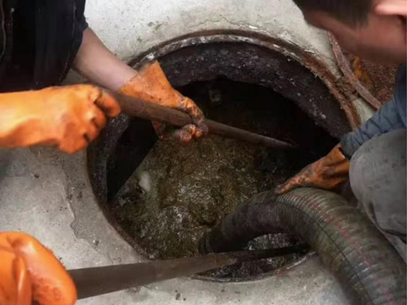 集安清理化粪池时如何避免沼气的危害？